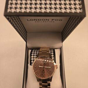 London Fog Elegant Gold Watch